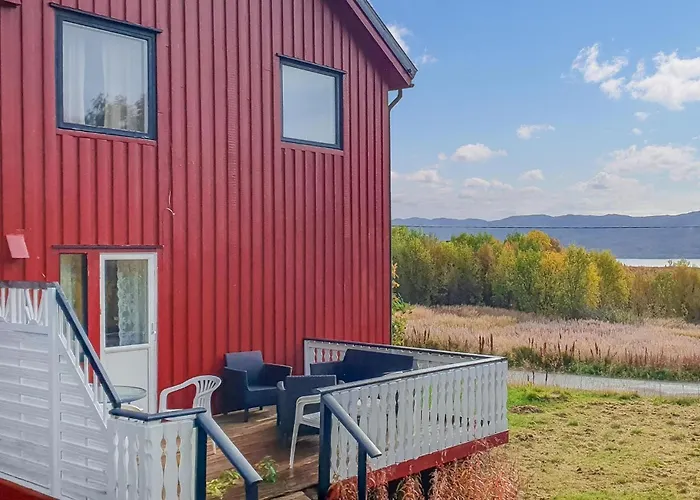 4 Bedroom Awesome In Kongshus Casa de Férias *